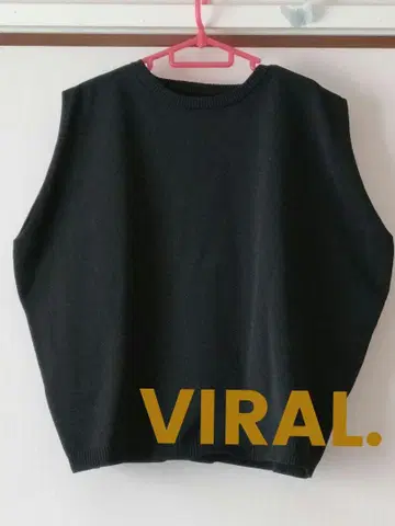 VIRAL. 바이럴 티셔츠