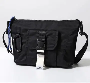 A.P.C. 블랙 숄더백