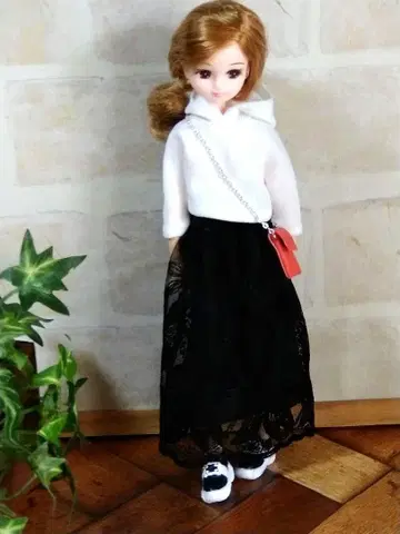425 리카짱 의류 화이트 후드티 블랙 레이스 스커트 핸드메이드