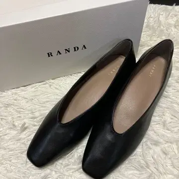 새상품급 RANDA 블랙 플랫슈즈 사이즈 24.5cm 박스 있음