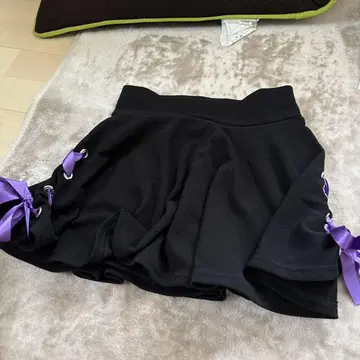 블랙 큐롯 스커트 보라색 리본 포함