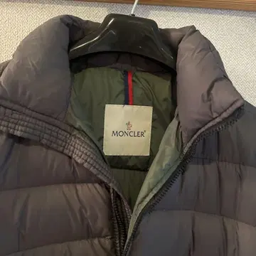 MONCLER 그레이 다운 자켓 허리 벨트 포함