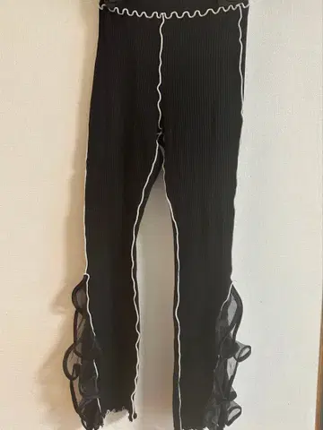 lilLilly 리브 프릴 팬츠 블랙
