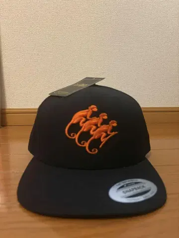 몽키 숄더 베이스볼 캡