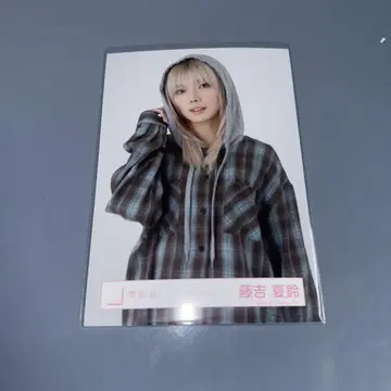 사쿠라자카46 생사진 후지요시 카린 체크 코디 중