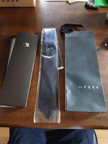 긴자 타야 TAYA 네이비 체크 무늬 넥타이 (미사용)