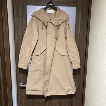 MACPHEE 후드 부착 베이지 롱 코트