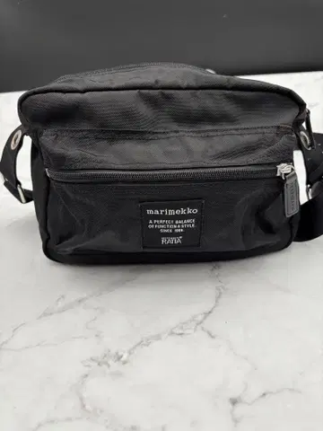 marimekko MY THINGS 블랙 숄더백