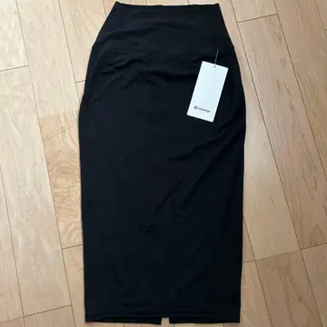 룰루레몬 블랙 타이트 스커트