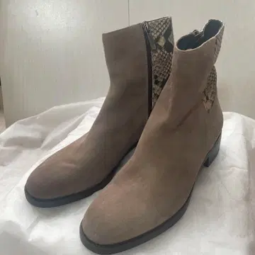 새상품 STEFANO GAMBA (스테파노 간바) 가죽 엠보 부츠 37