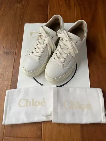 새상품급 끌로에 화이트 스니커즈 수납 가방 포함 35