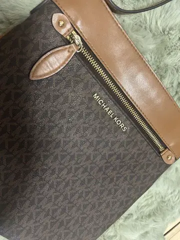 MICHAEL KORS 브라운 숄더백