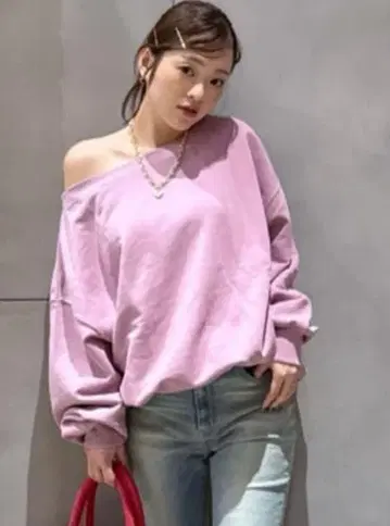 로데오 크라운 원숄더 맨투맨 상의