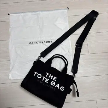 MARC JACOBS 더 토트 백 블랙