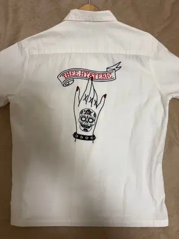 THEE HYSTERIC XXX 스컬 자수 반팔 셔츠