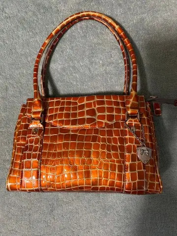 COCCO FIORE 오렌지 악어 무늬 핸드백