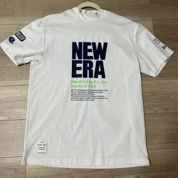 New Era 화이트 모크넥T셔츠