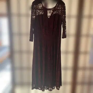 버건디 레이스 드레스 A라인