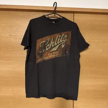Schlitz 그래픽 프린트 T셔츠 블랙