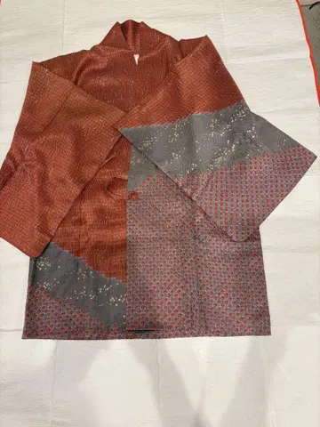 빨간색과 그레이의 멋진 도중착