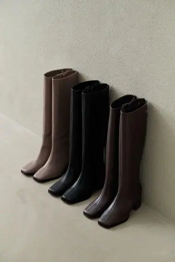 herlipto Back Slit Long Boots