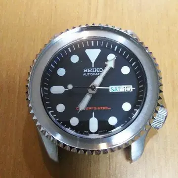 SEIKO 자동 와인딩 200m 방수 시계