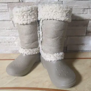 CROCS 이소재 부츠 7사이즈