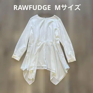 새상품급 RAWFUDGE 화이트 비대칭 밑단 긴팔 블라우스 M 사이즈
