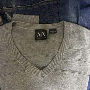 AX 그레이 V넥 스웨터