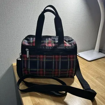 체크 무늬 나일론 숄더백