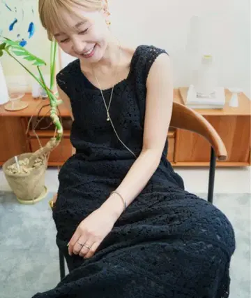 크로셰 롱 원피스 레이스 편직 슬리브리스 블랙