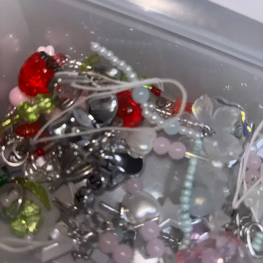 (Drastic Discount) Beaded Keychain Scoop Market