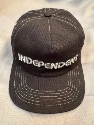 INDEPENDENT 블랙 인디펜던트 캡 트래커캡