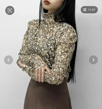 꽃무늬 하이넥 긴팔 상의