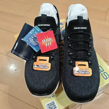SKECHERS Slip-ins 와이드핏 스니커즈 (블랙)