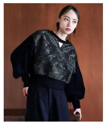 HARE 고블랑 절개 풀오버