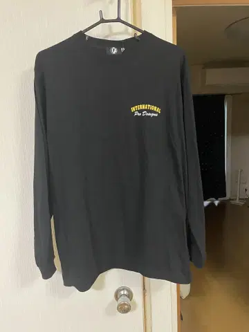 INTERNATIONAL 긴팔 셔츠 블랙
