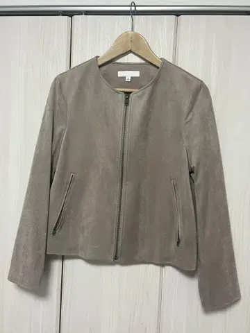 UNIQLO 노카라 자켓 베이지 스웨이드풍