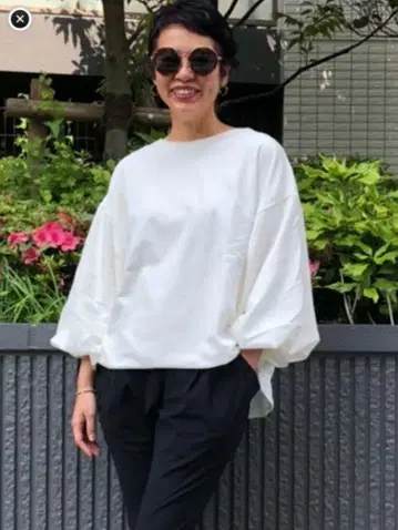 카리앙 볼륨 슬리브 TOPS 화이트 카리앙