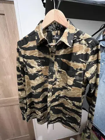 Subciety 카모 패턴 긴팔 셔츠