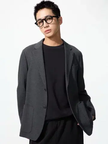 새상품급 24 모델 유니클로 컴포트 2B 자켓 다크 그레이 S