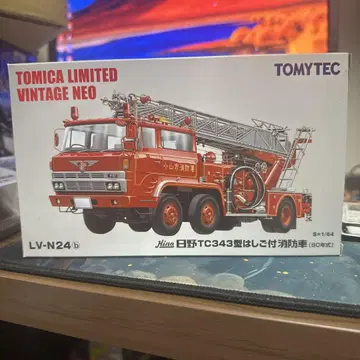 TOMICA LIMITED VINTAGE NEO HINO TC343