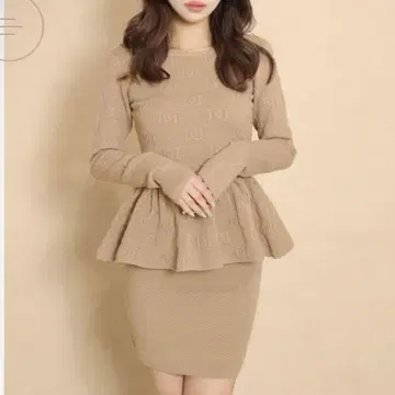 Darich 다리치 페플럼 니트탑