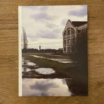 하타케야마 나오야 두 조각으로 나뉜 풍경 Naoya Hatakeyama