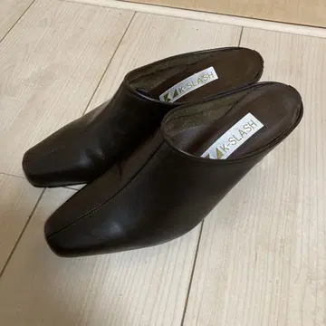 천연 가죽 샌들 뮬 브라운