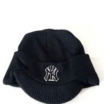 MLB 양키스 챙 달린 비니 자수 로고