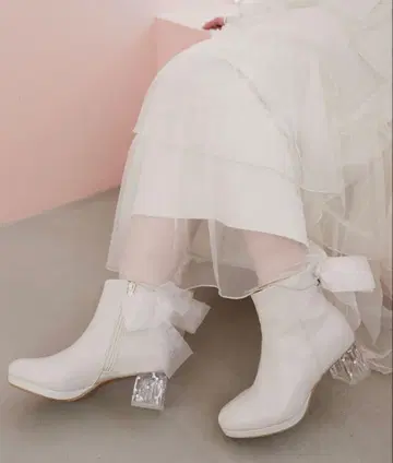 MAJESTIC LEGON 탈부착 가능한 리본 부츠