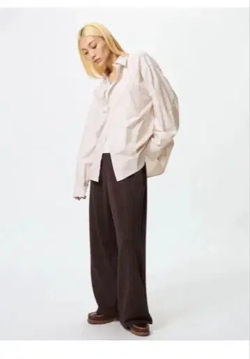 유니클로 맨투맨 와이드 팬츠 S 기장 짧은 다크 브라운