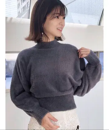 하이넥 미니 샤기 니트