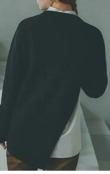 CLANE 슬랜트컷 니트탑